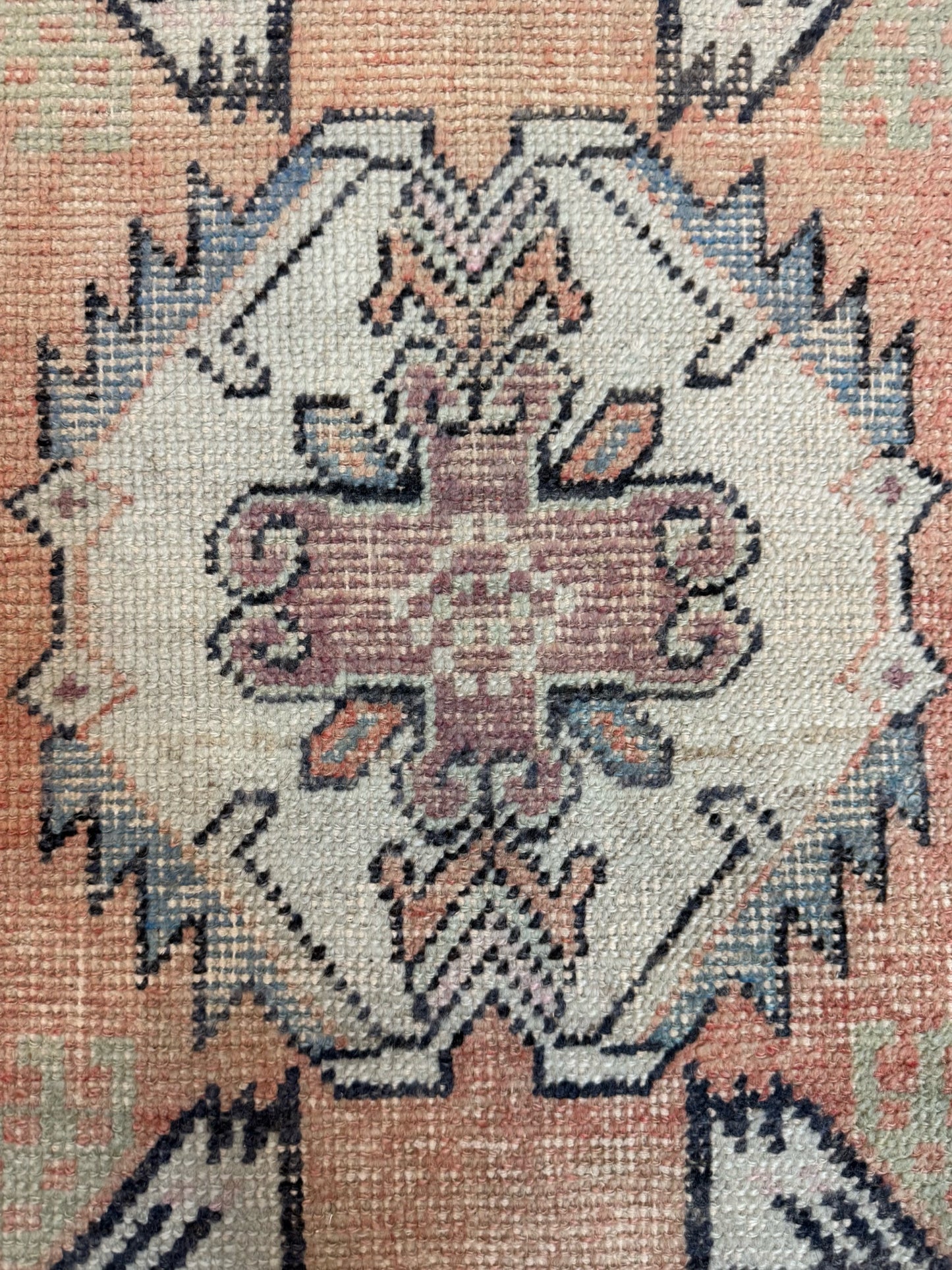 1.6'x2.11' Turkish Mini Rug