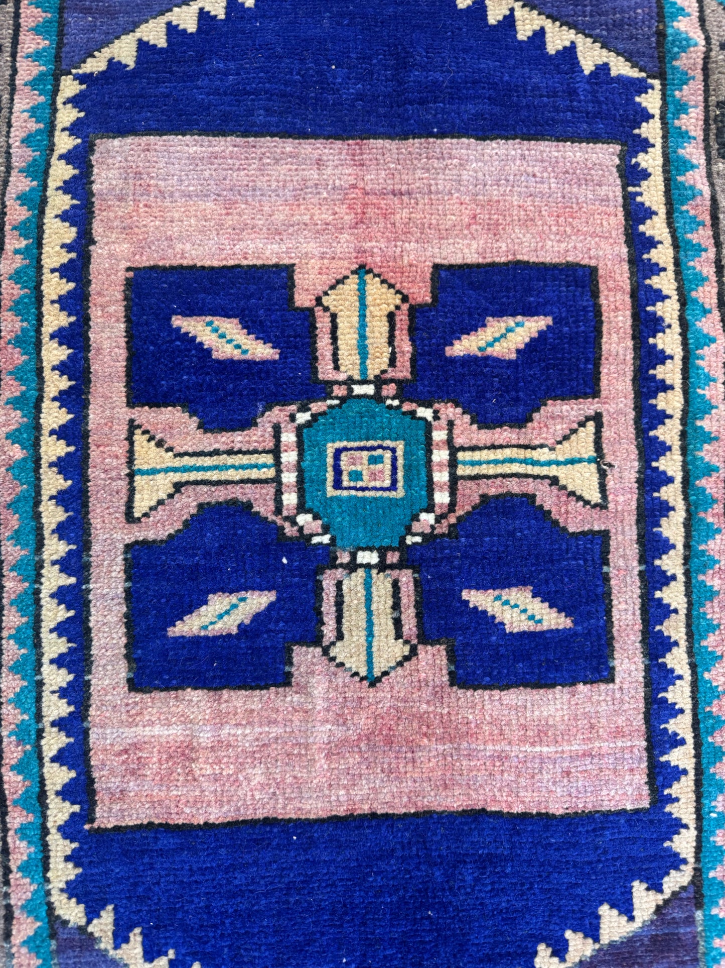 1.7'x3' Turkish Rug