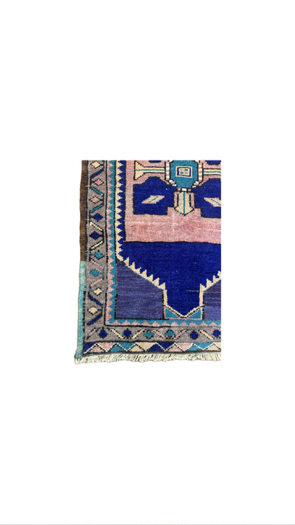1.7'x3' Turkish Rug