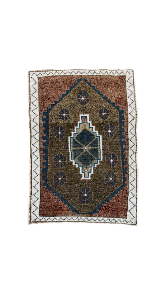 1.9'x2.6' Turkish Mini Rug