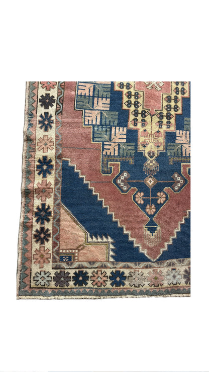 4.6'x8.6' Vintage Turkish Rug