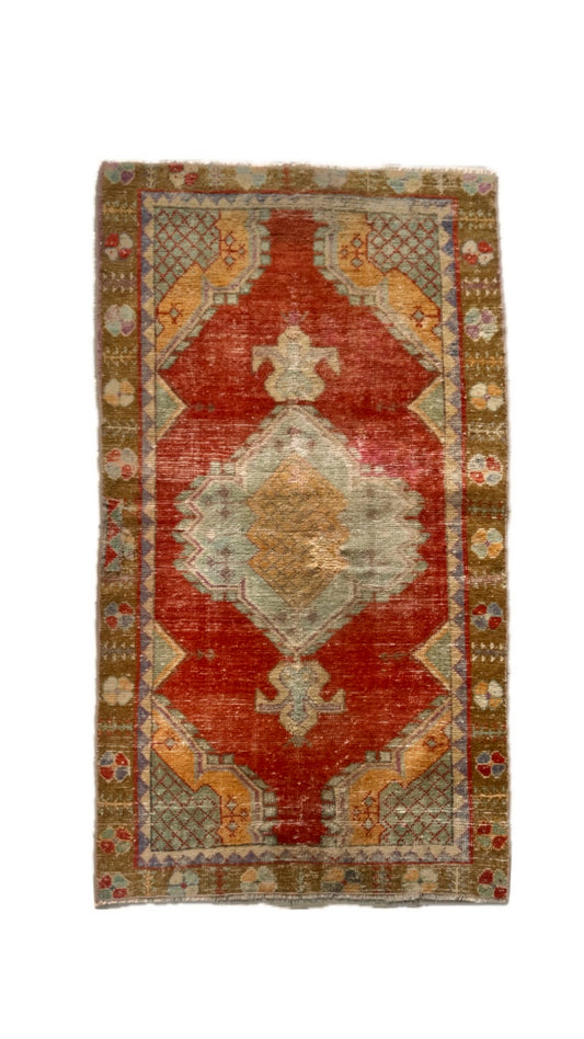 2.6'x4.6' Turkish Rug