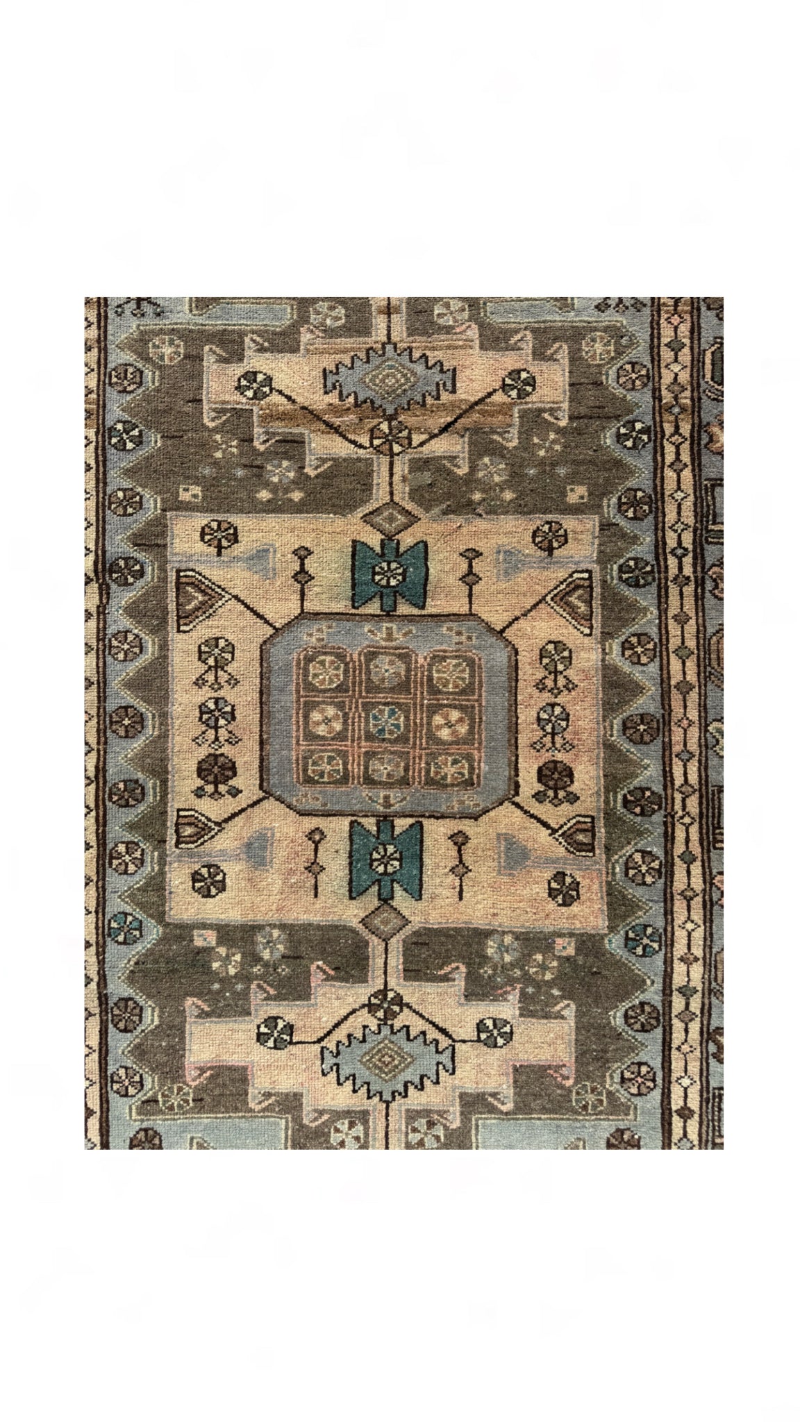 3.9'x5.6' Vintage Turkish Rug