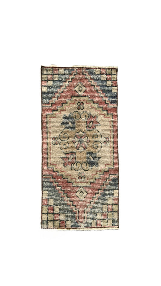 1.5'x3' Turkish Mini Rug