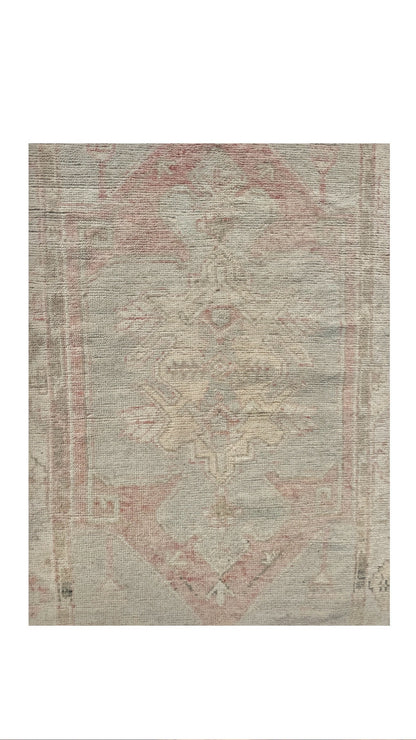 2.6'x4.7' Vintage Turkish Rug