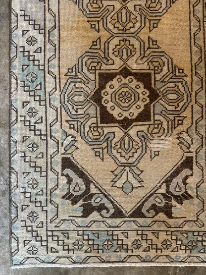3'x9.4' Vintage Turkish Rug