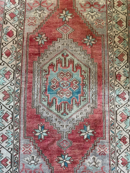 3.4'x6.2' Vintage Turkish Rug