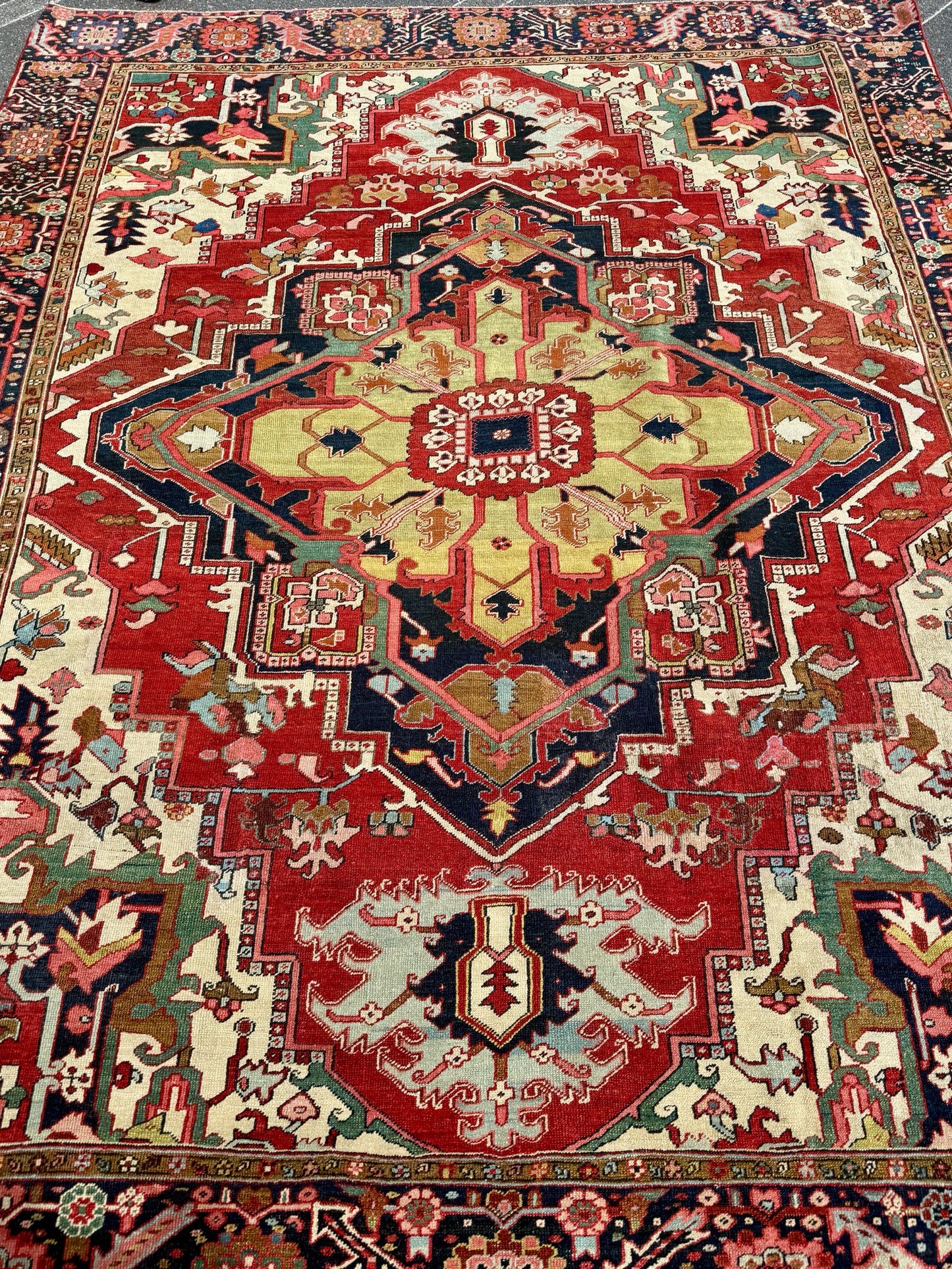 8.6'x10.6' Antique Persian Serapi