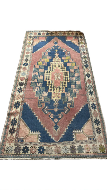 4.6'x8.6' Vintage Turkish Rug