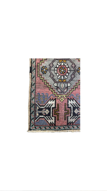1.7'x3.3' Turkish Rug