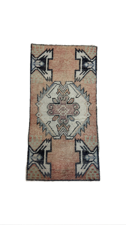 1.8'x2.9' Vintage Mini Rug