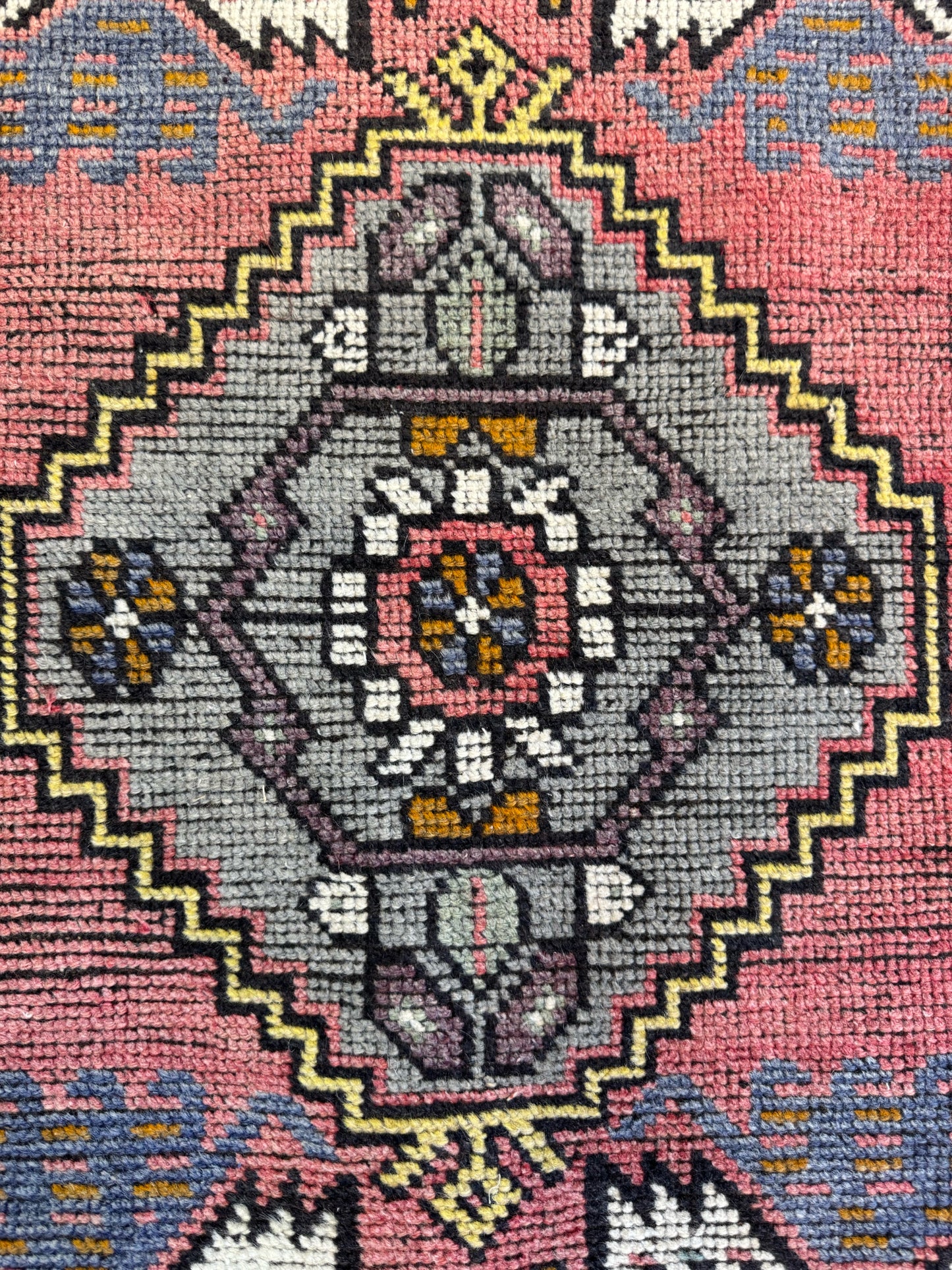 1.7'x3.3' Turkish Rug