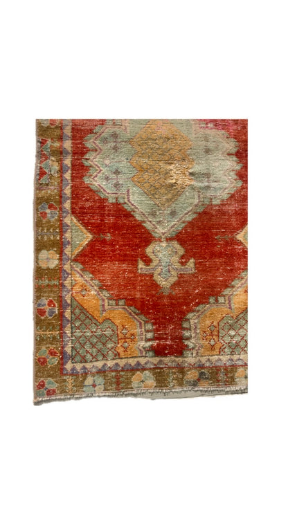 2.6'x4.6' Turkish Rug