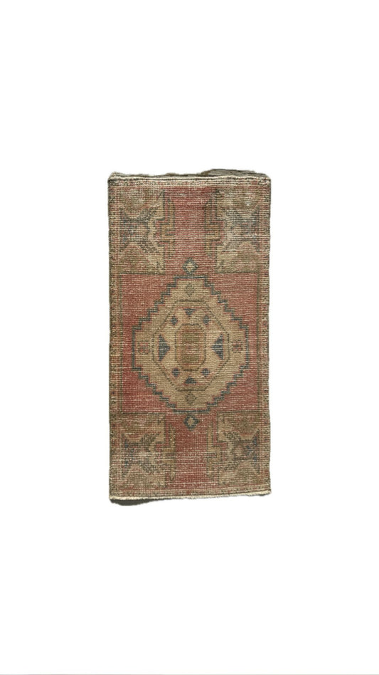 1.5'x3' Turkish Mini Rug
