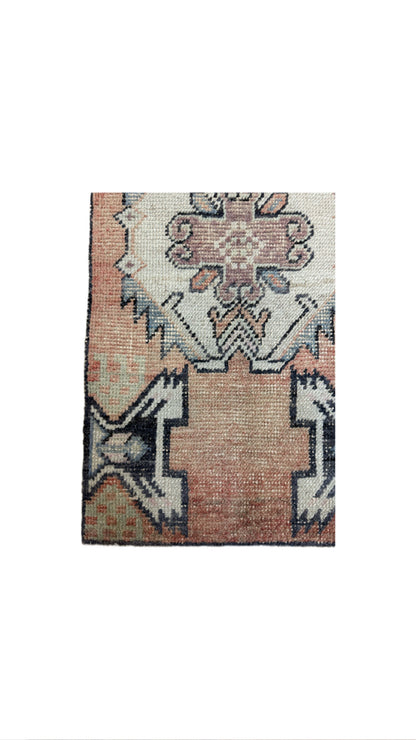 1.6'x2.11' Turkish Mini Rug