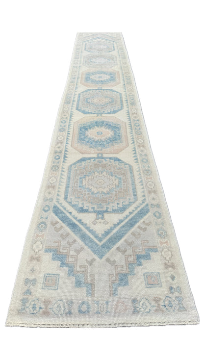 2.10'x16.6 Vintage Turkish Rug