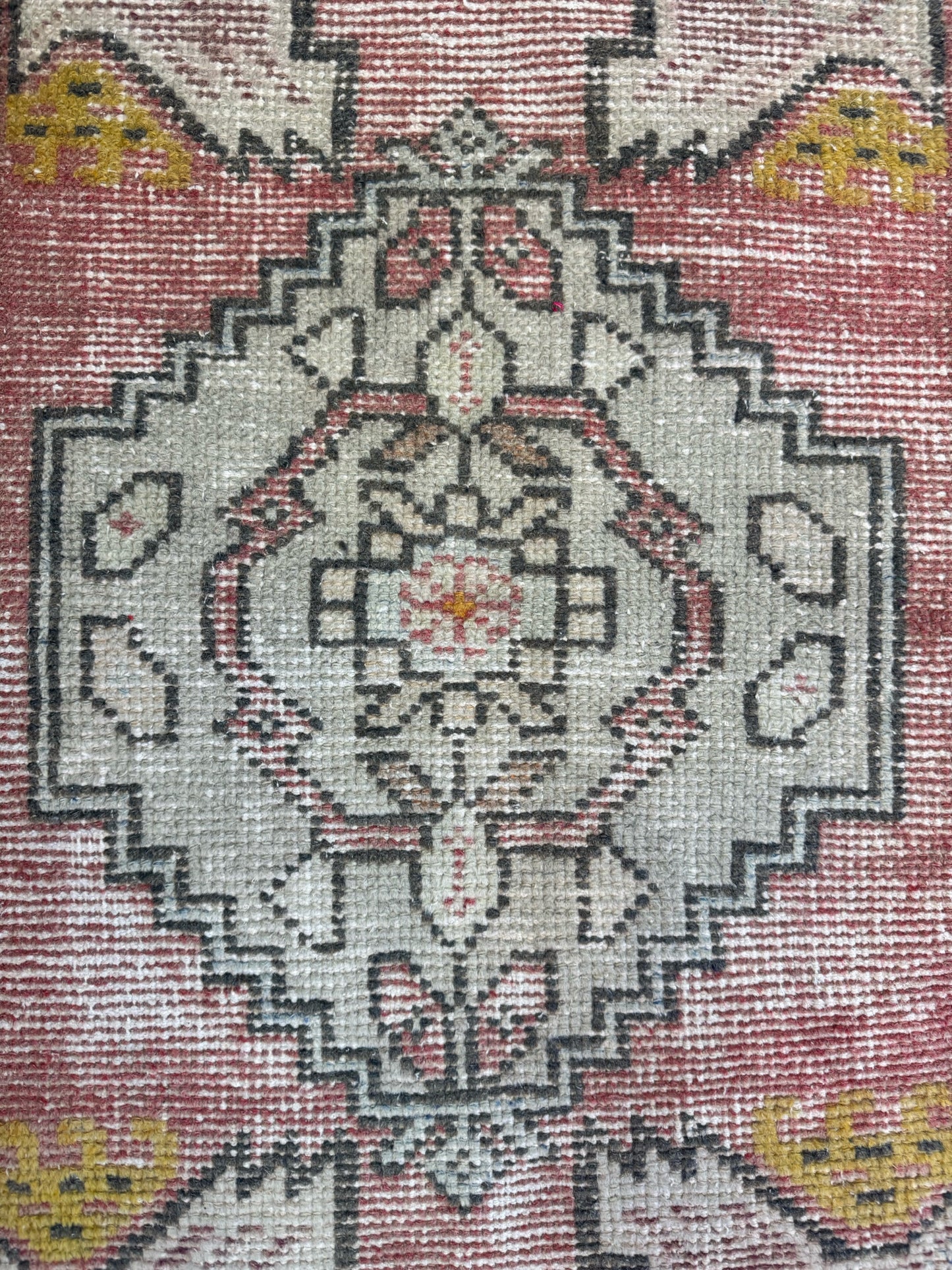 1.8'x3.1' Turkish Rug