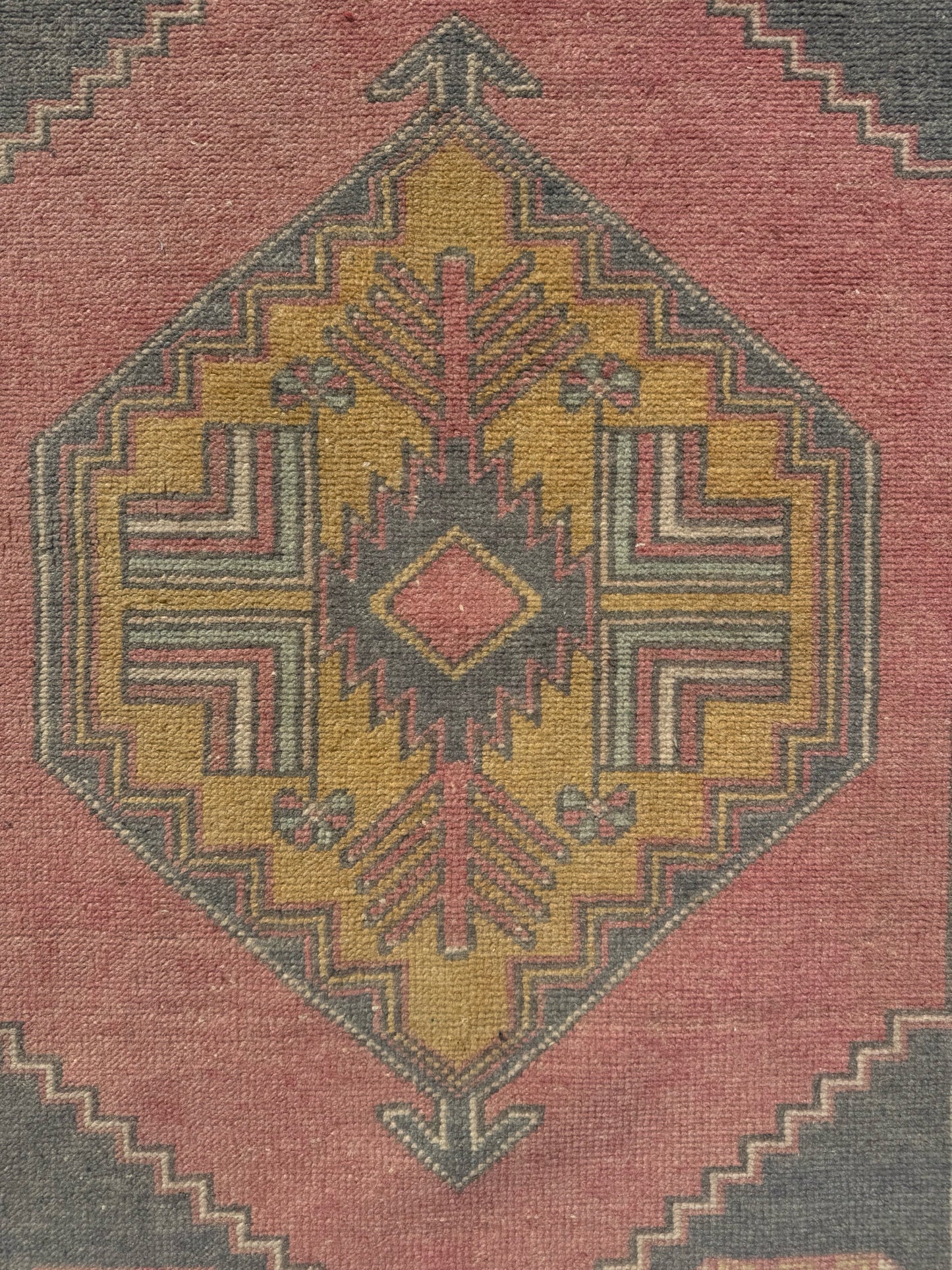 2.5'x5.5' Turkish Rug