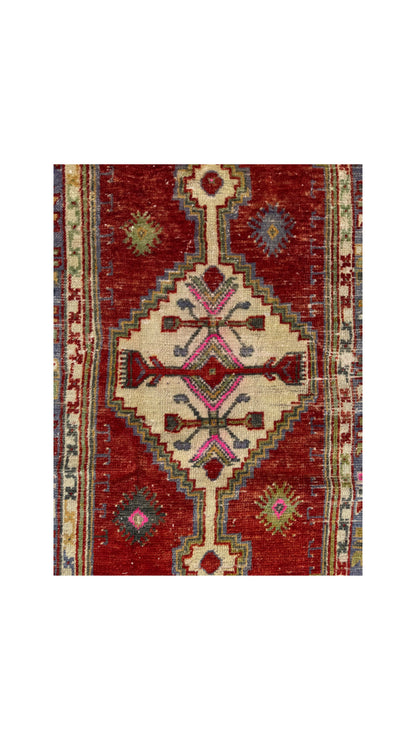 2.5'x4.8' Vintage Turkish Rug