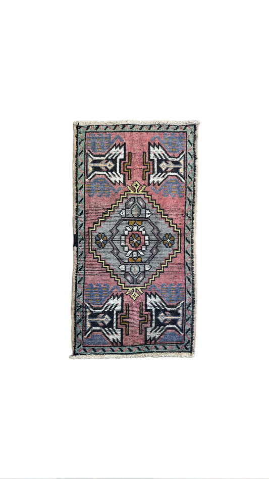 1.7'x3.3' Turkish Rug