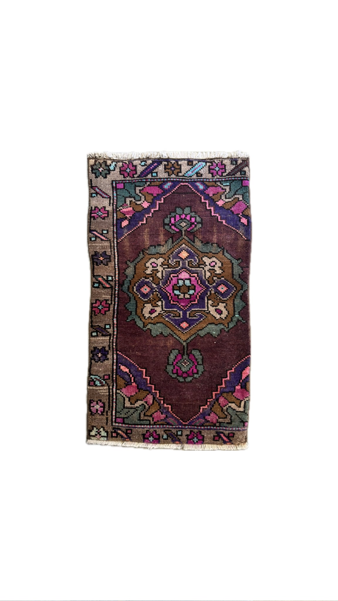 1.7'x3.1' Turkish Rug