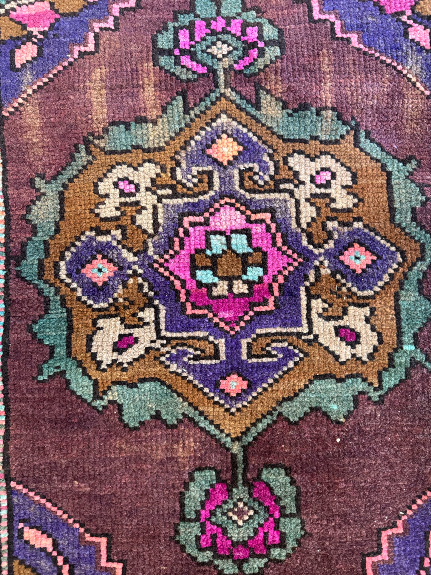 1.7'x3.1' Turkish Rug