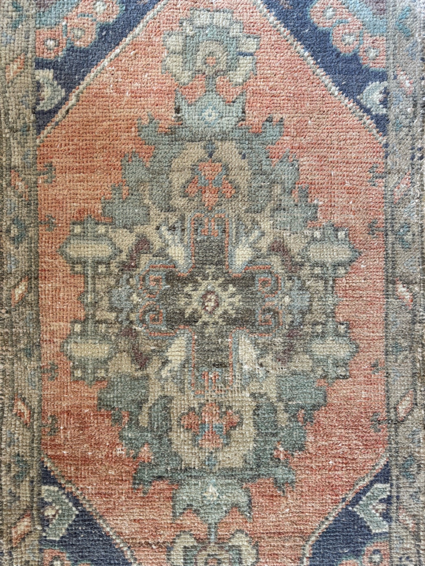1.8'x2.9' Vintage Mini Rug