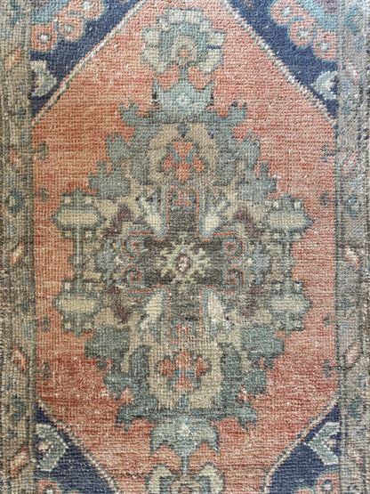 1.8'x2.9' Vintage Mini Rug