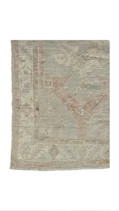 2.6'x4.7' Vintage Turkish Rug