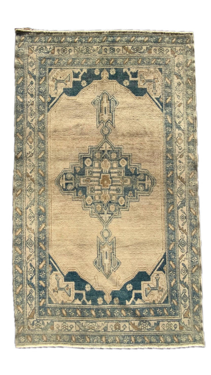 4.1'x6.8' Vintage Persian Rug