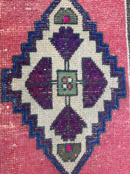 1.8'x3.6' Turkish Rug