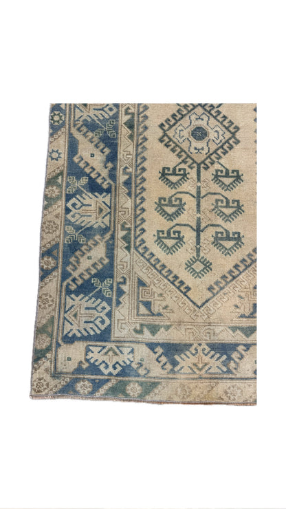 3.8'x6.1' Vintage Persian Rug