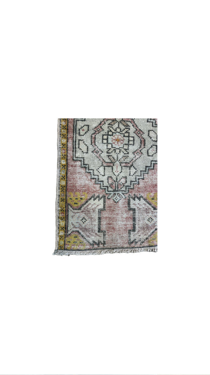 1.8'x3.1' Turkish Rug