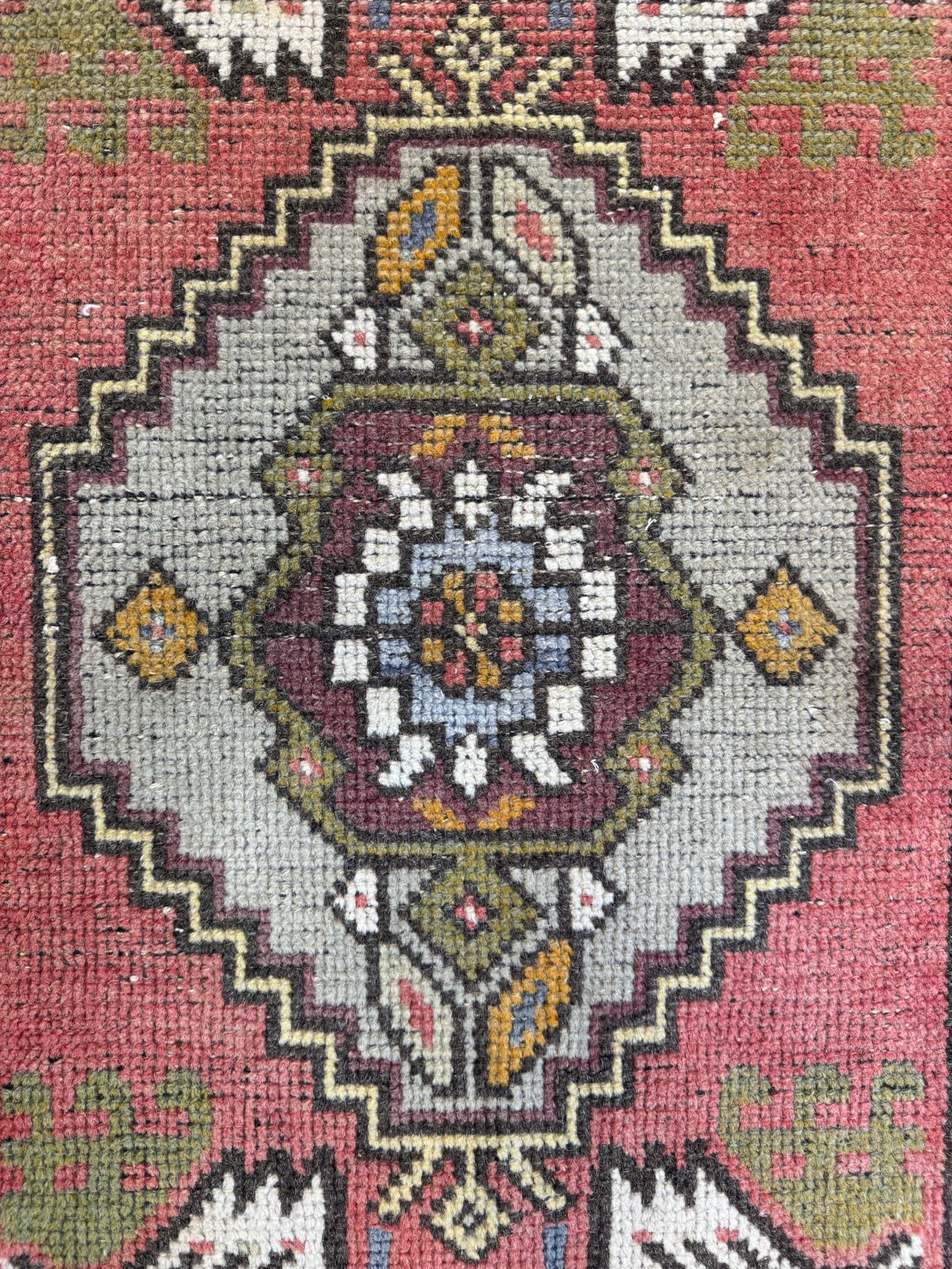 1.8'x3.4' Turkish Rug